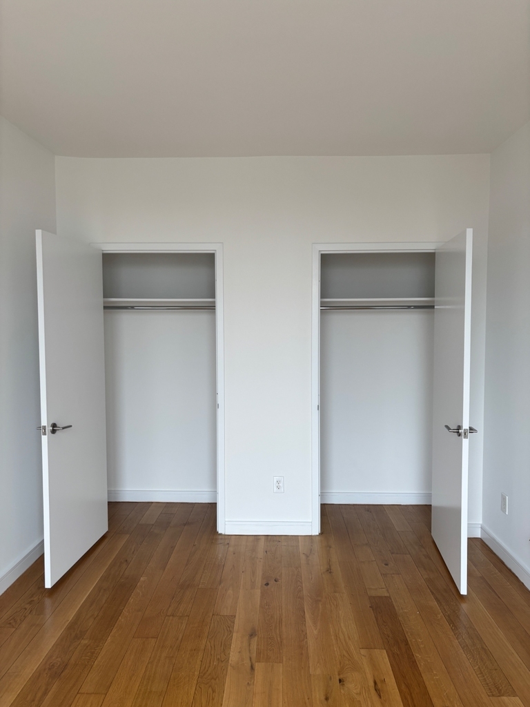  24th Street, Long Island City, NY 11101 - Photo 11
