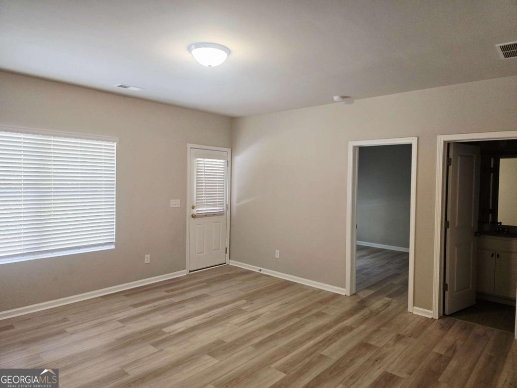 213 N Fortune Way - Photo 5
