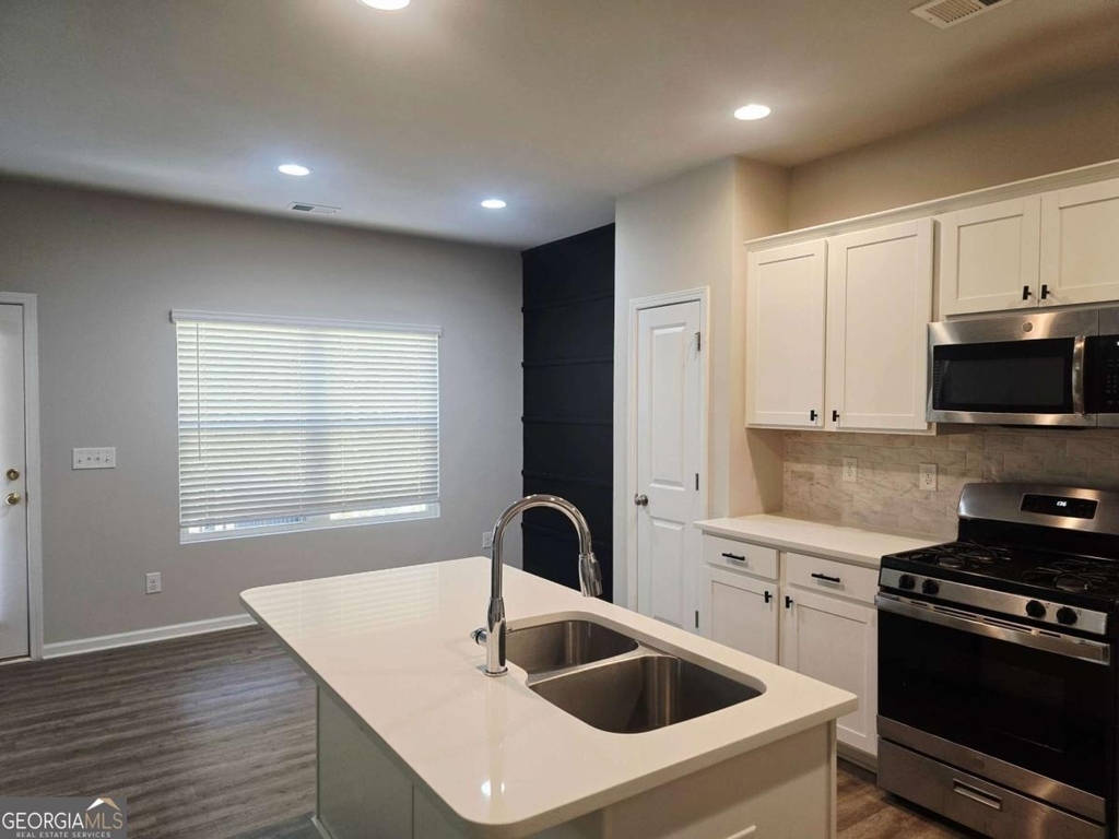 213 N Fortune Way - Photo 9