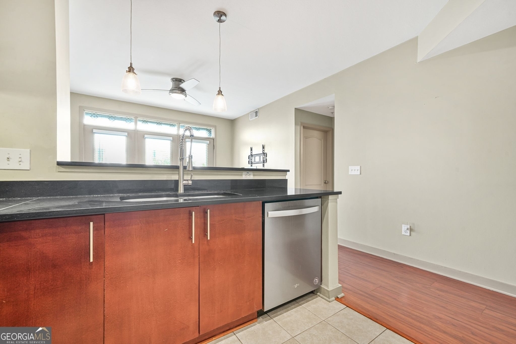 390 17th Street Nw - Photo 15