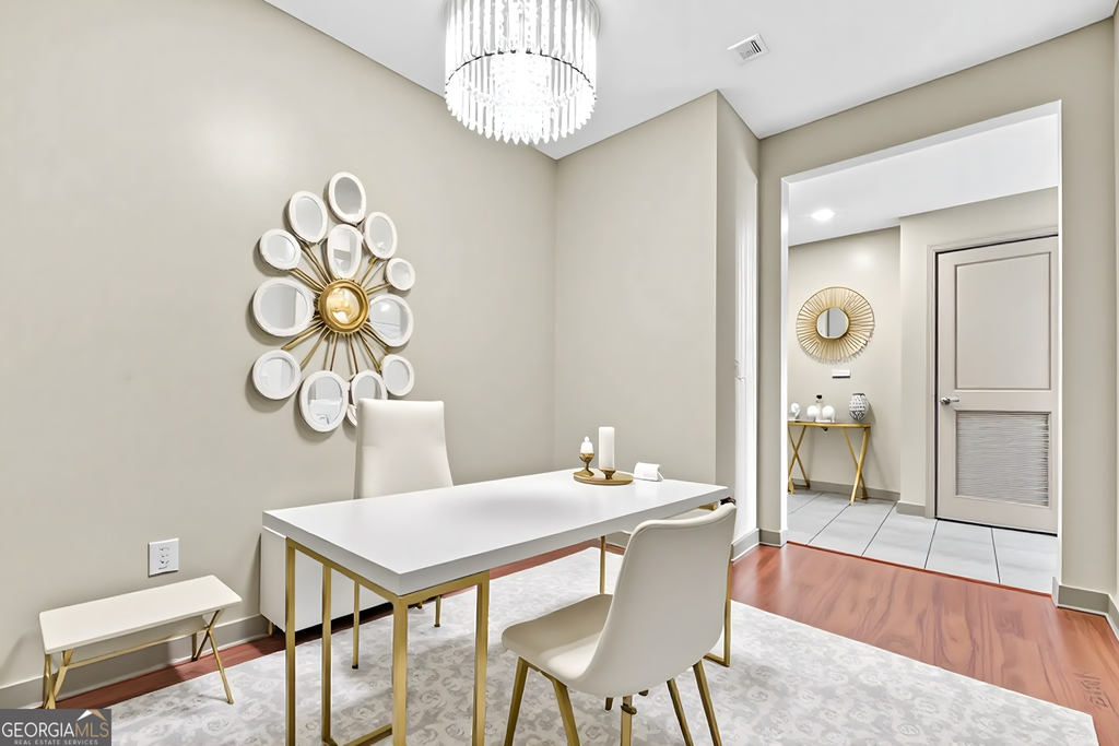 390 17th Street Nw - Photo 2