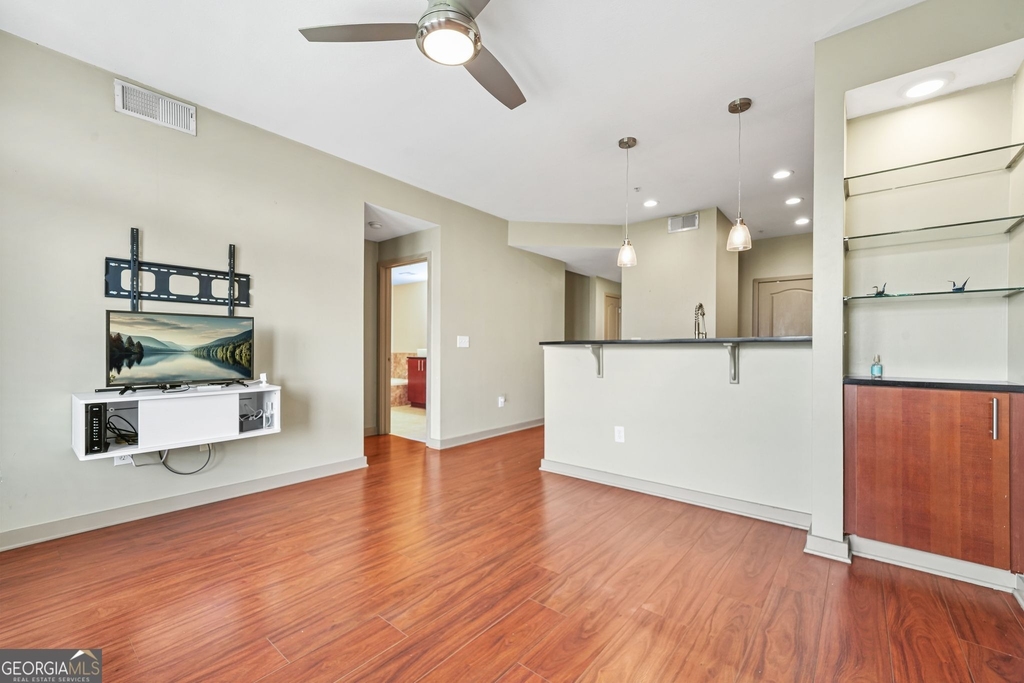 390 17th Street Nw - Photo 13