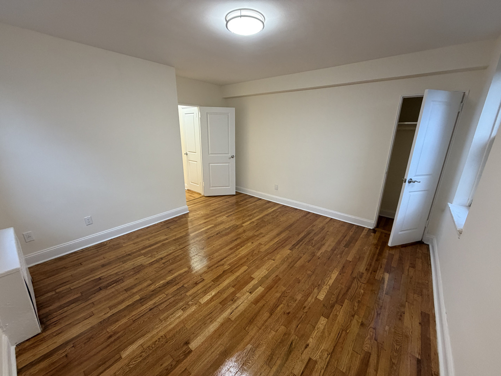 143-23 Barclay Avenue - Photo 9