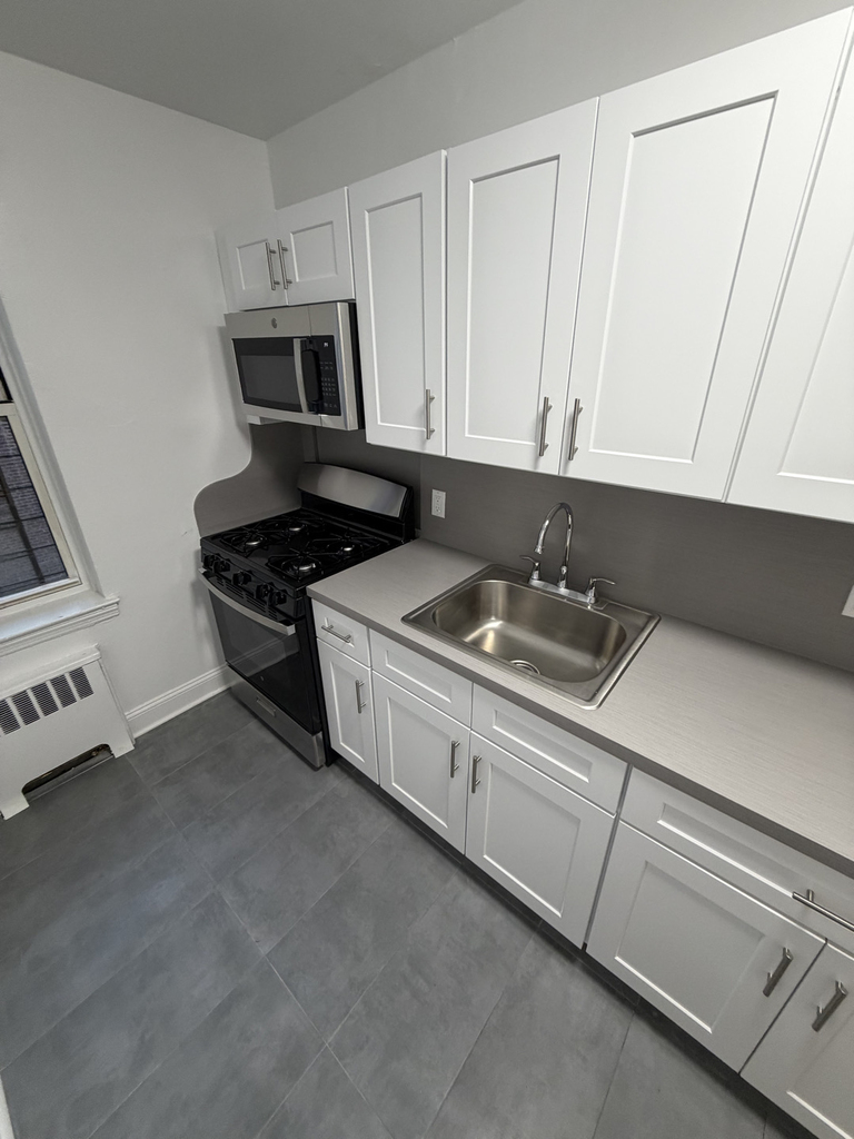 143-23 Barclay Avenue - Photo 4