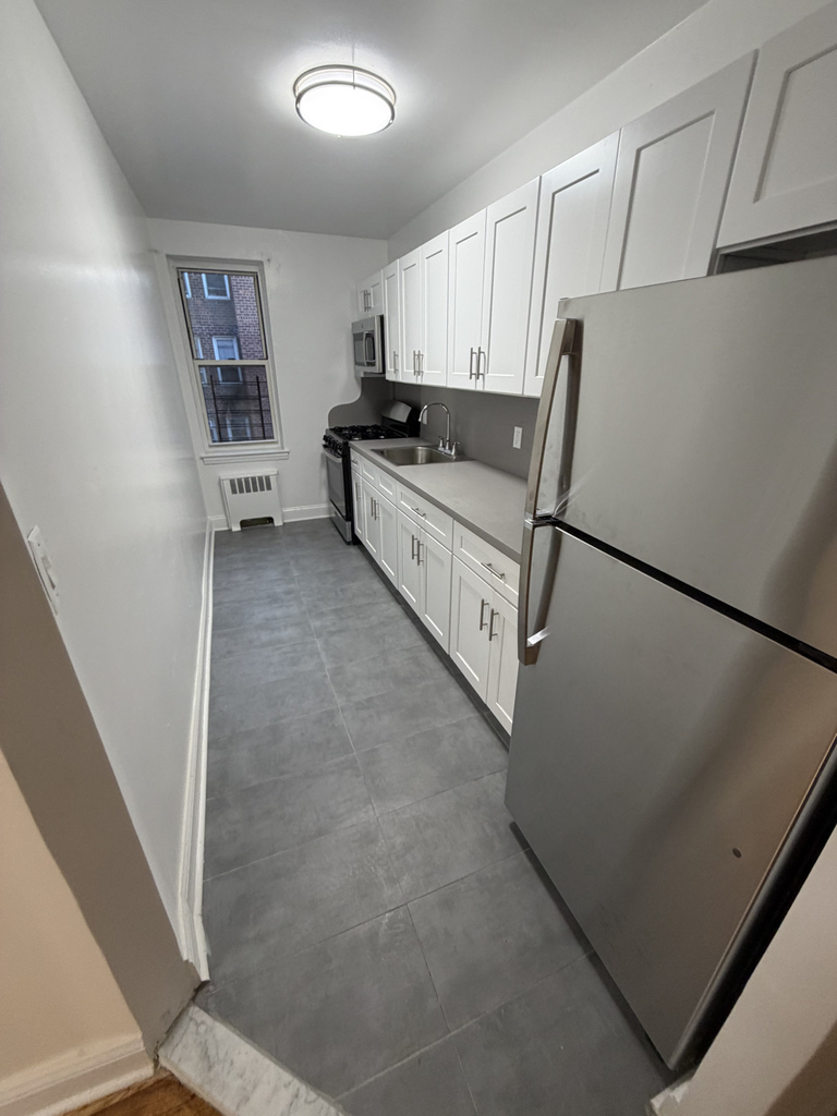 143-23 Barclay Avenue - Photo 3