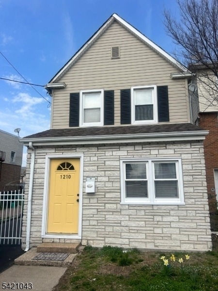 1210 Roselle St - Photo 0