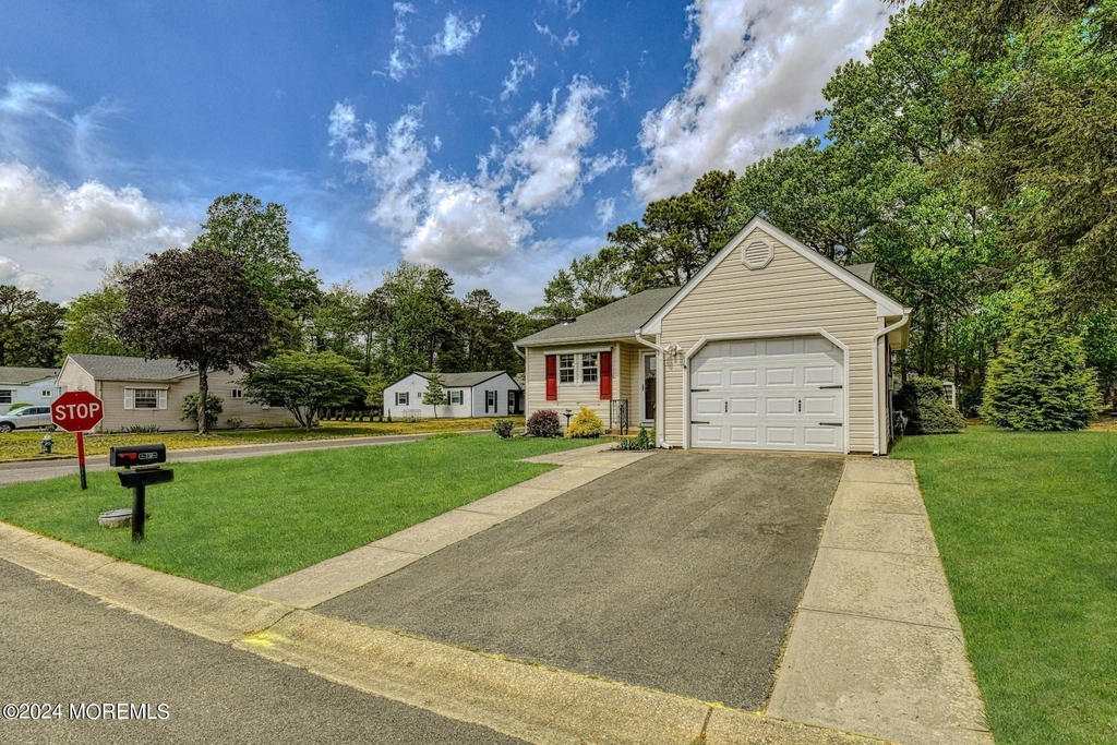 35 Auburn Street - Photo 1