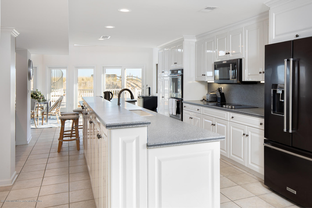 502 Sunset Boulevard - Photo 8