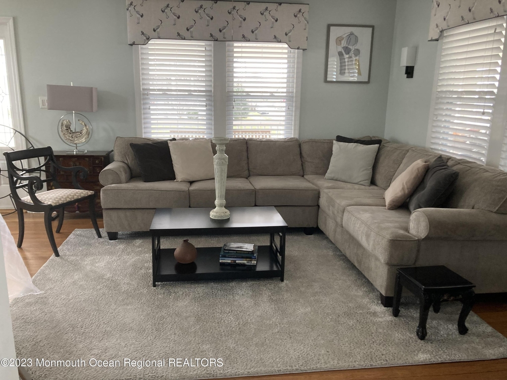 114 7th Avenue - Photo 10