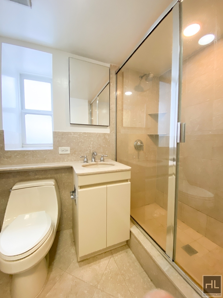 East 63 Street - Photo 2