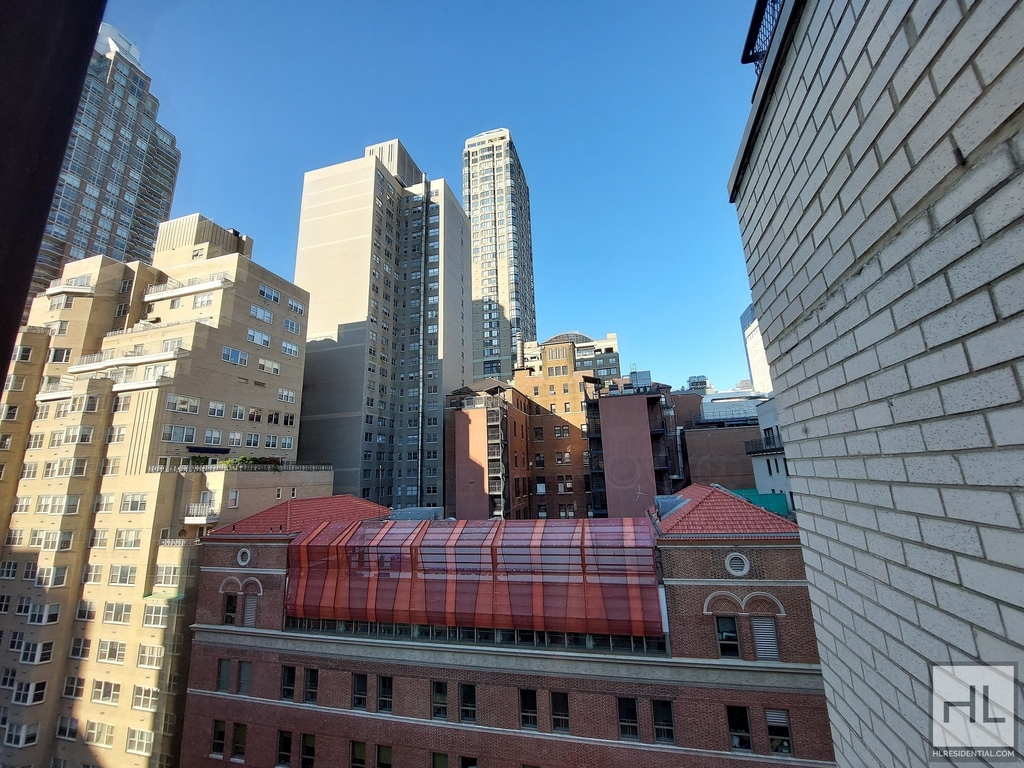 East 63 Street - Photo 3