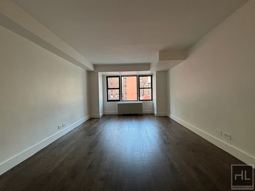 East 63 Street - Photo 3