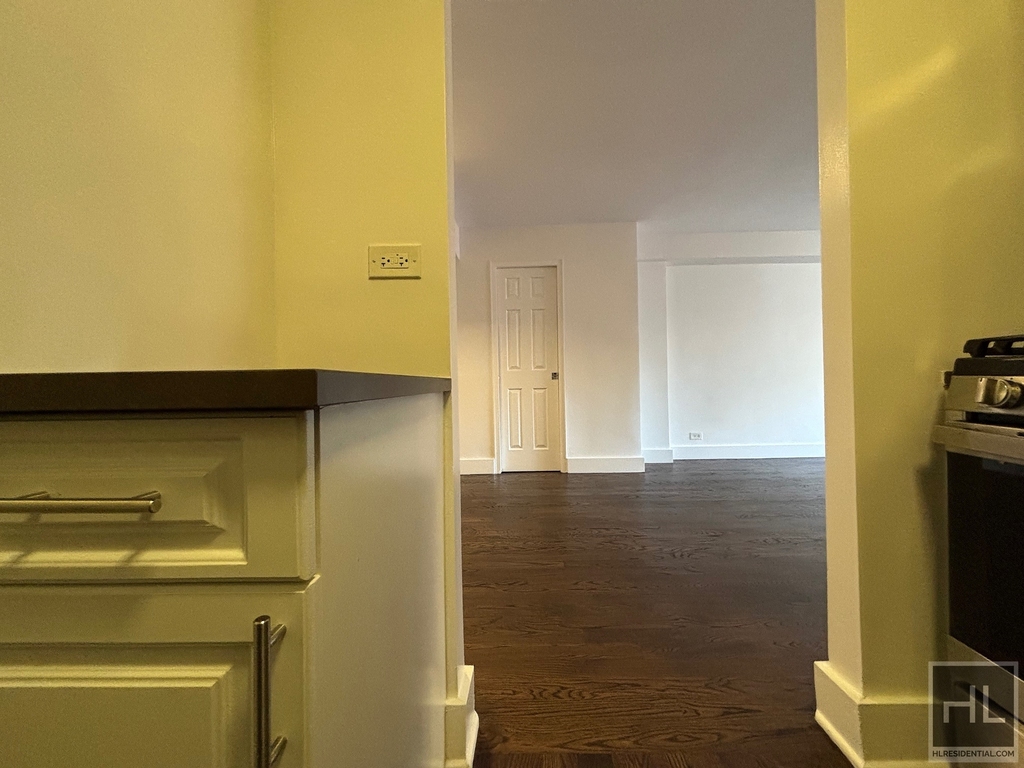 East 63 Street - Photo 7