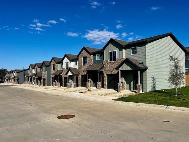 603 Briarwood Lane - Photo 1