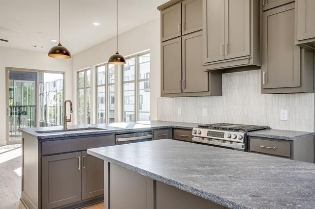 2820 Weisenberger Street - Photo 3