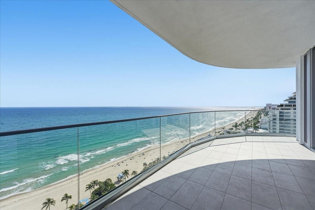 151 N Seabreeze Boulevard - Photo 1