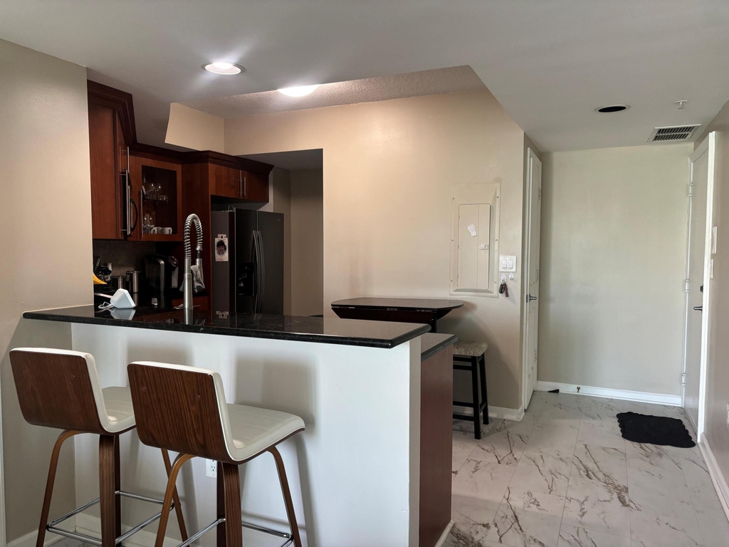 401 Sw 4th Avenue - Photo 3