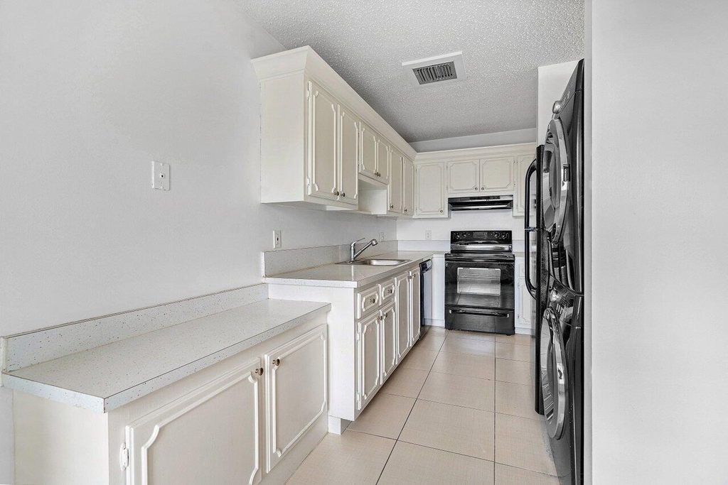 1021 Flame Vine Avenue - Photo 5