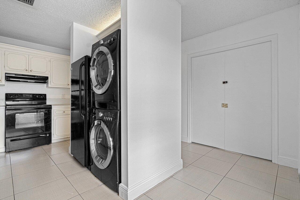1021 Flame Vine Avenue - Photo 6