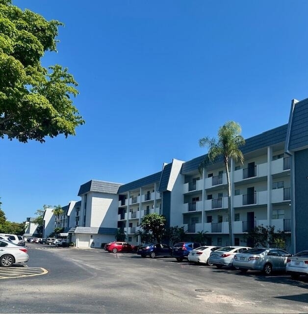 6080 Nw 44th Street - Photo 2