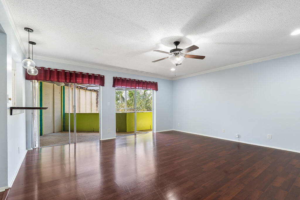 2 Greenway Village N - Photo 2