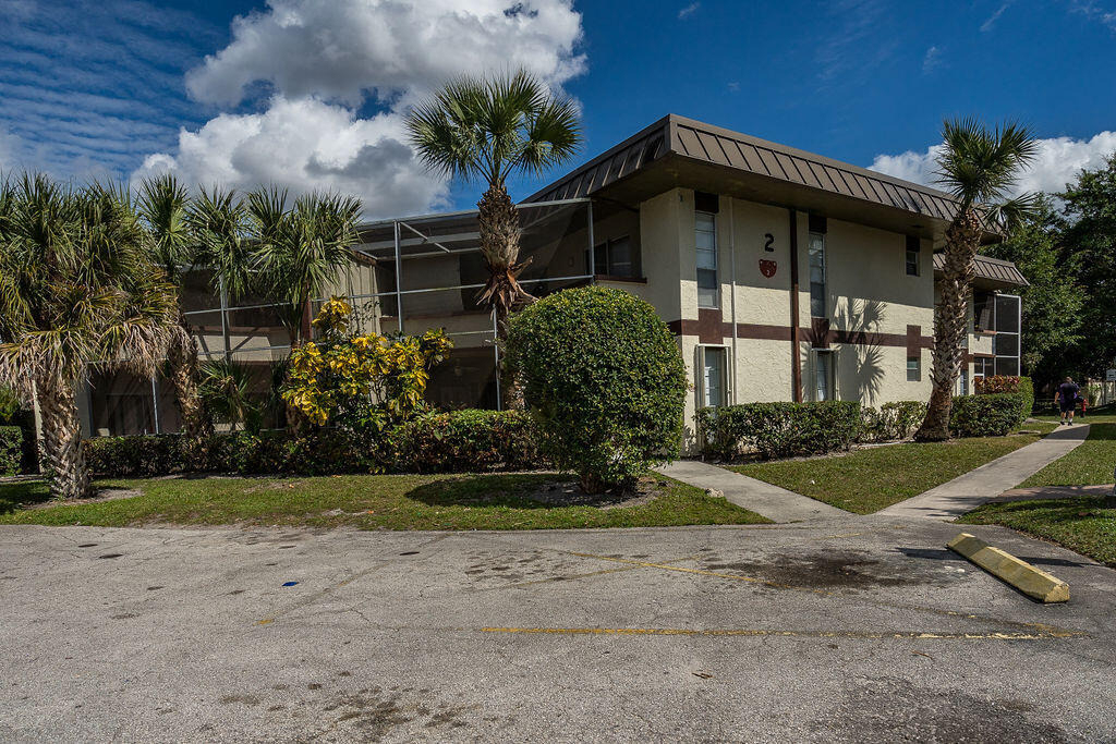 2 Greenway Village N - Photo 18