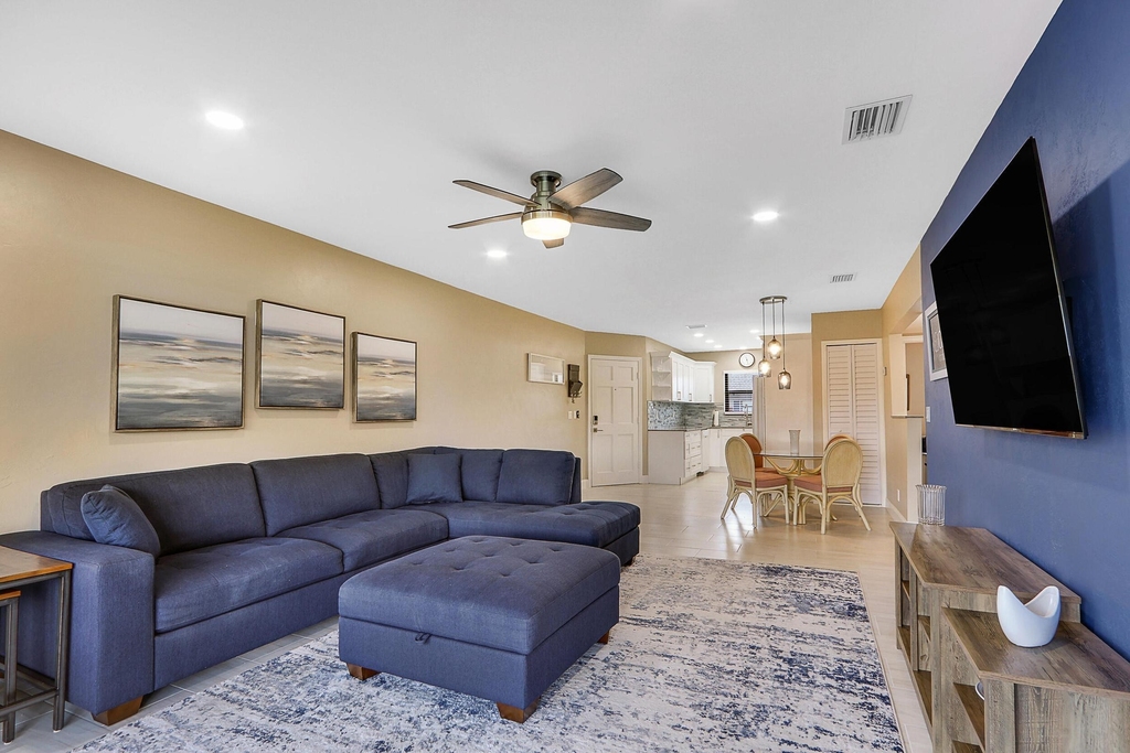 755 Saturn Street - Photo 2