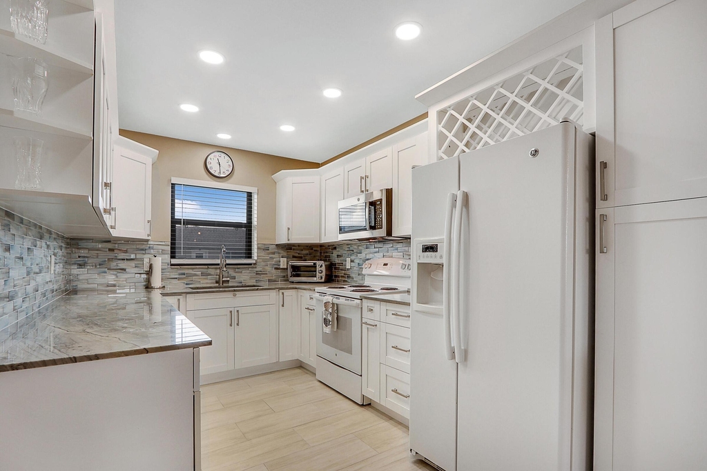 755 Saturn Street - Photo 4