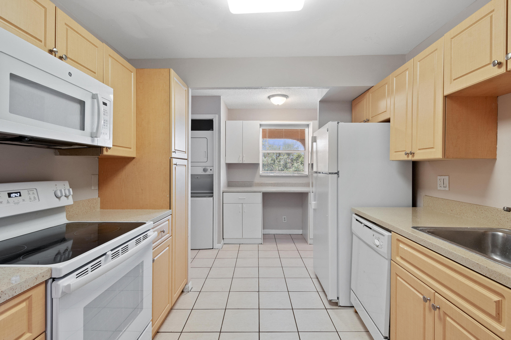 2700 Coral Springs Drive - Photo 2