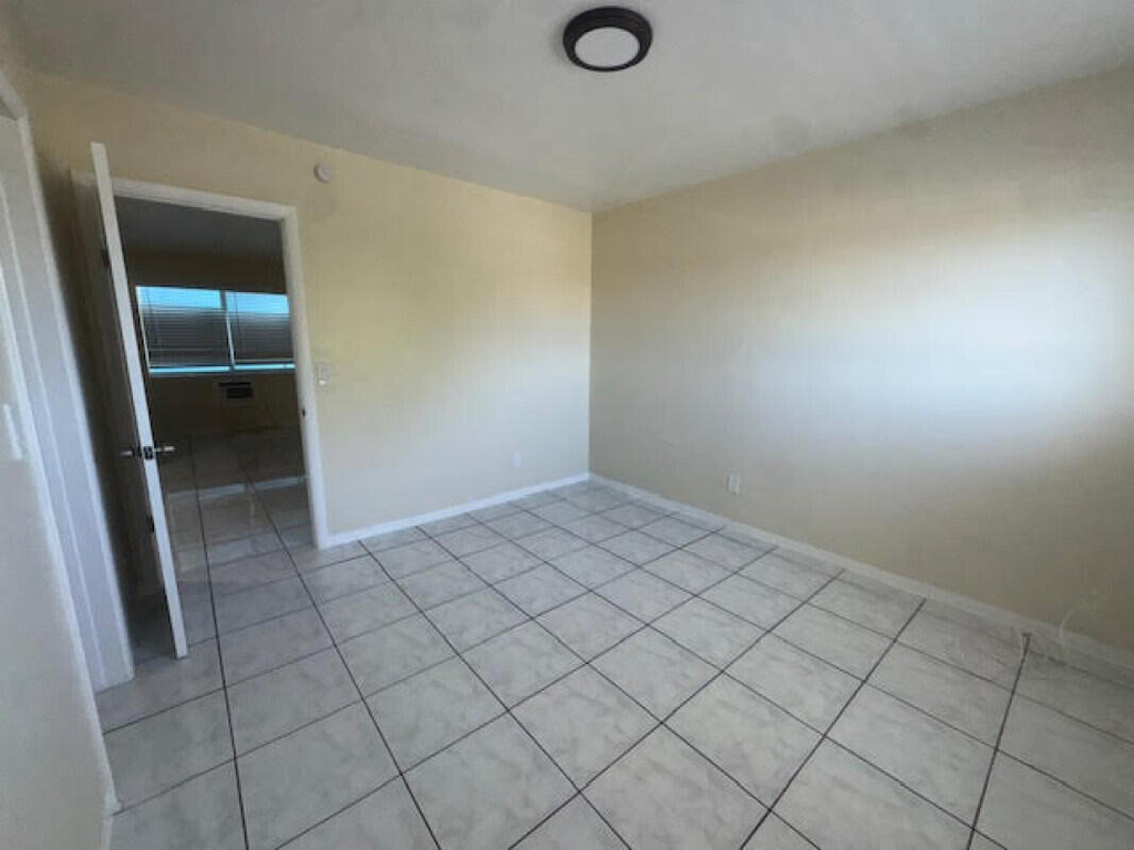 1751 Ne 31st Street - Photo 4