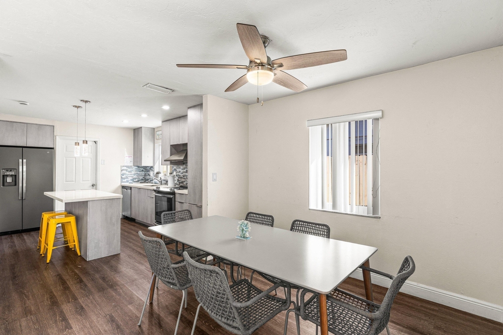 1121 N 66th Terrace - Photo 8