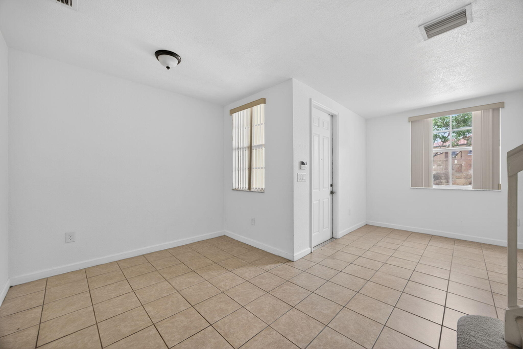 1575 Ne 33rd Avenue - Photo 9
