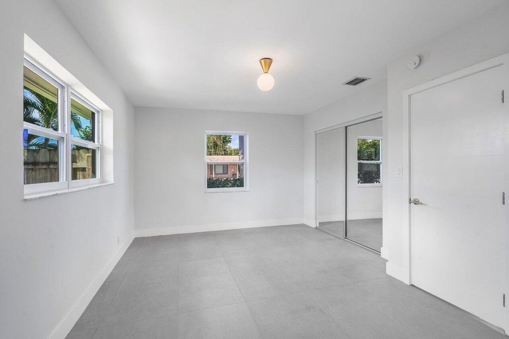 46 Sw 9th Avenue - Photo 21