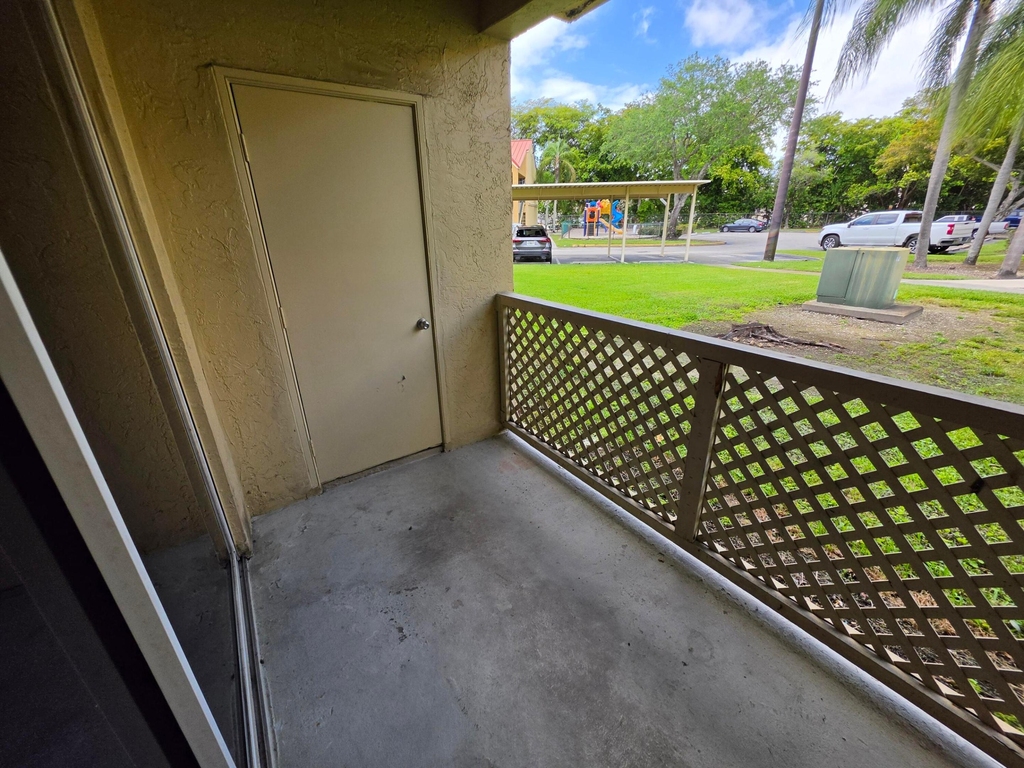 18340 Nw 68th Avenue - Photo 1