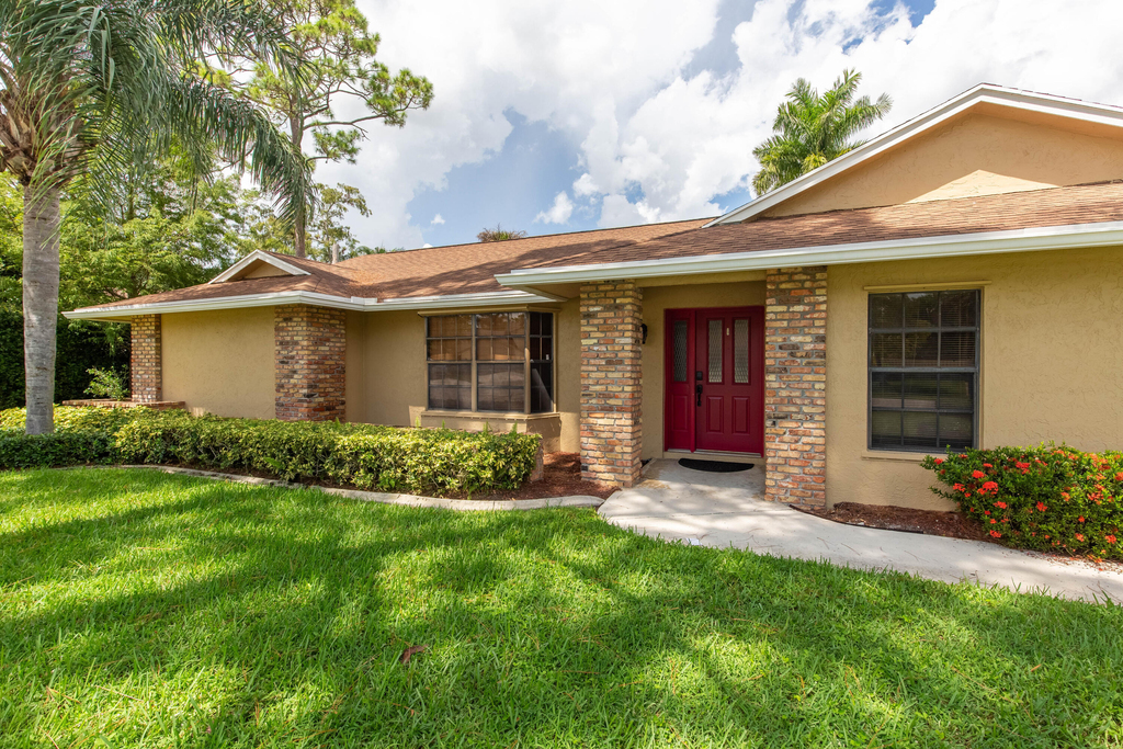1123 Northumberland Court - Photo 0