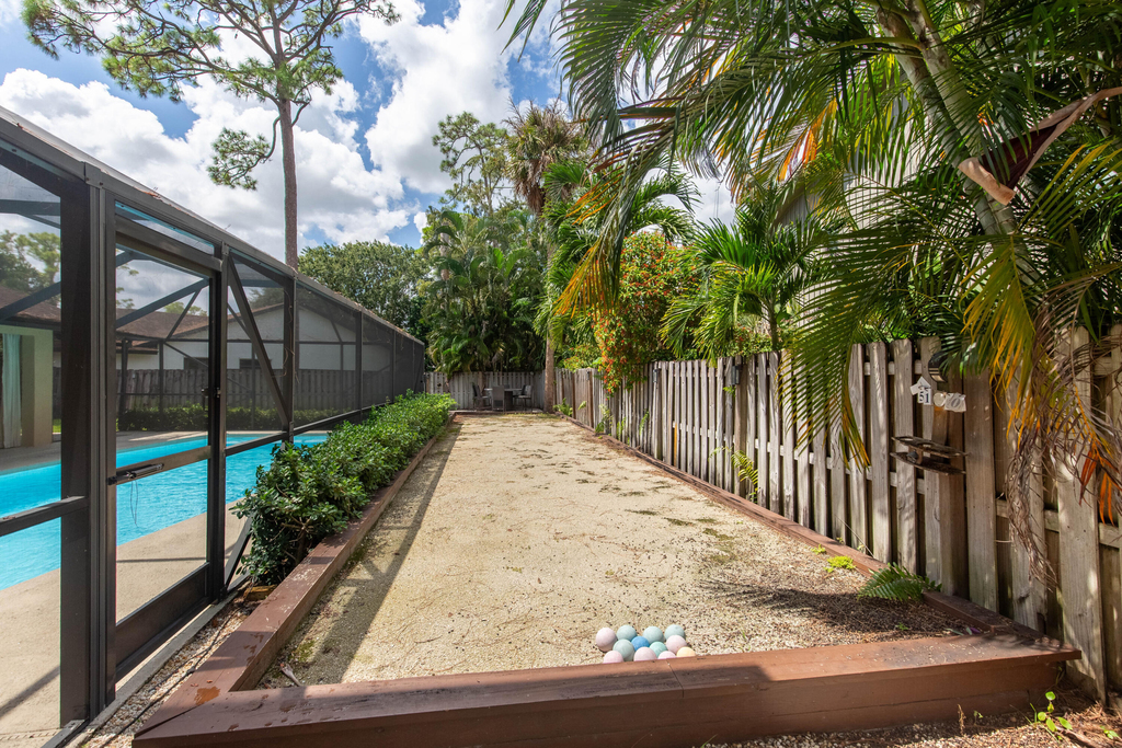 1123 Northumberland Court - Photo 18