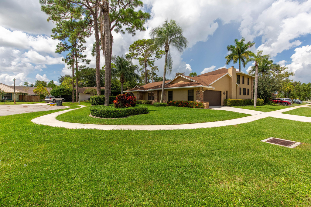 1123 Northumberland Court - Photo 3
