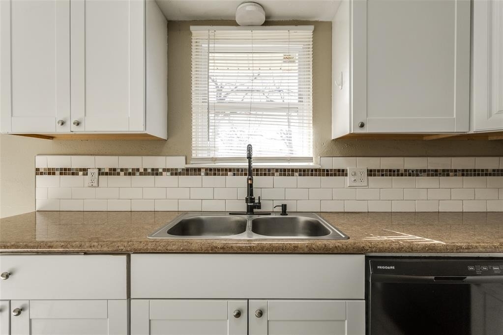 645 Lloyd Avenue - Photo 23