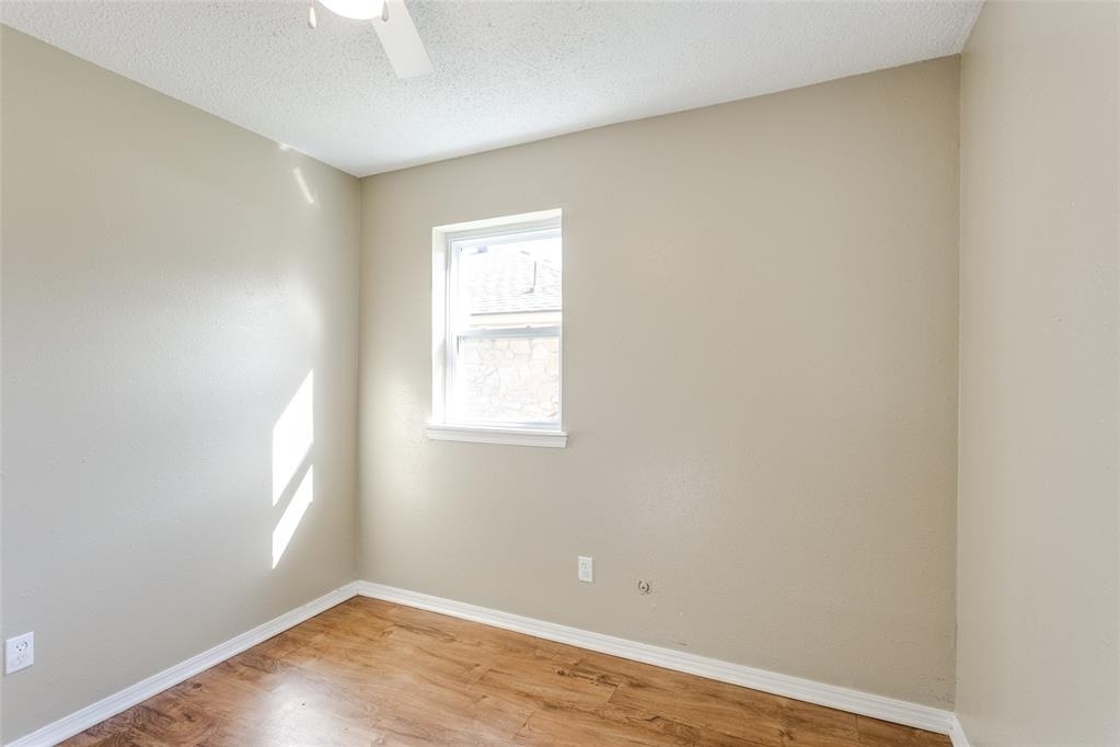 645 Lloyd Avenue - Photo 15