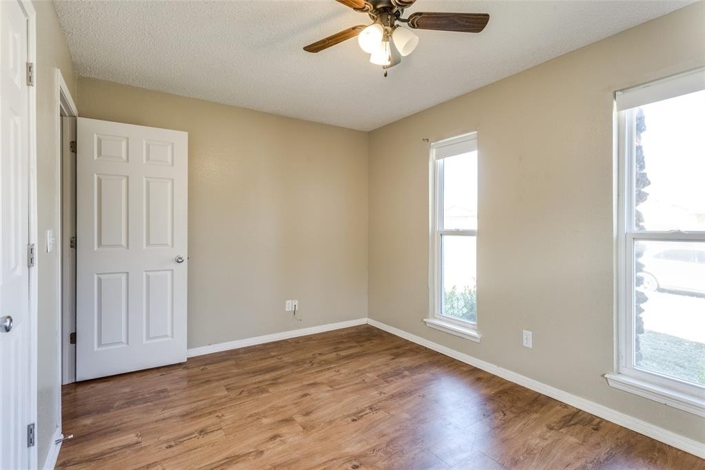 645 Lloyd Avenue - Photo 32