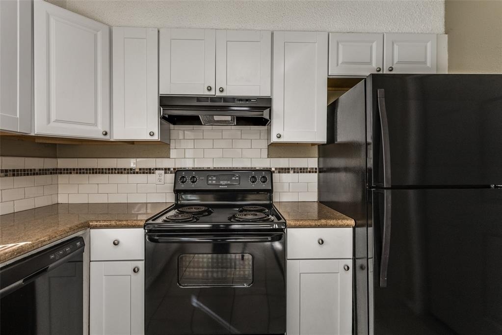 645 Lloyd Avenue - Photo 24