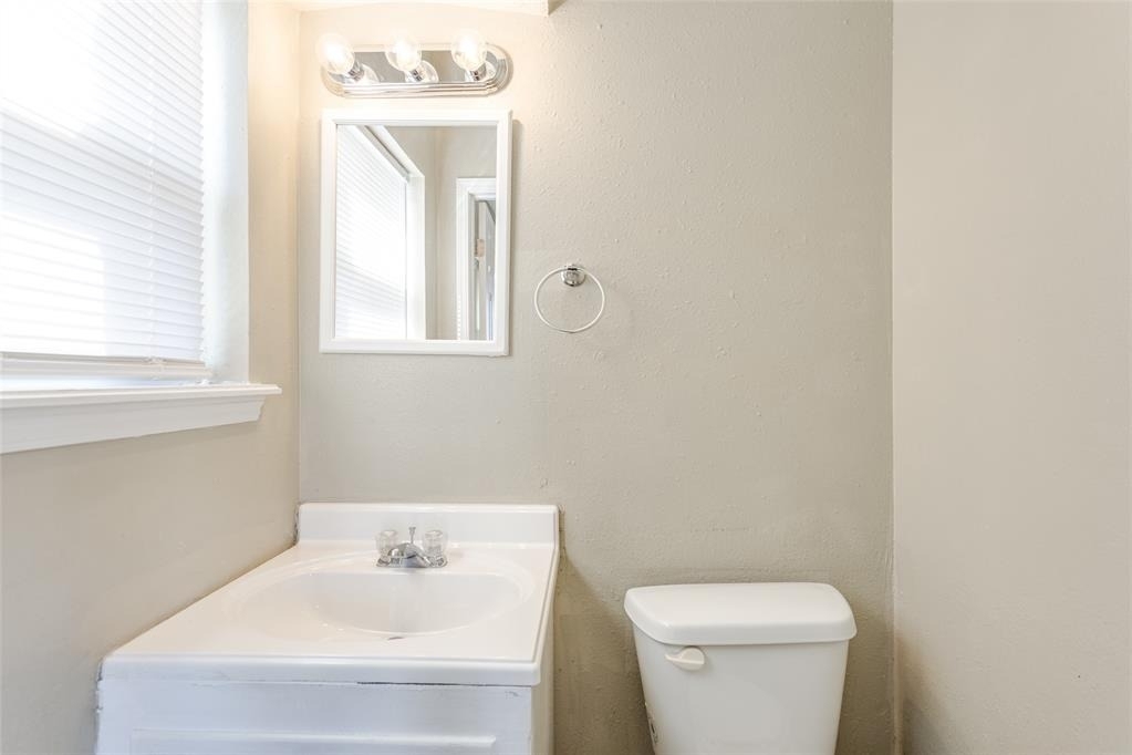 645 Lloyd Avenue - Photo 33