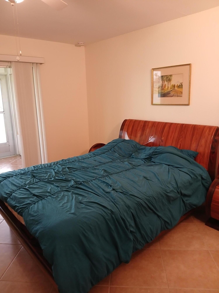 92 Seville - Photo 17
