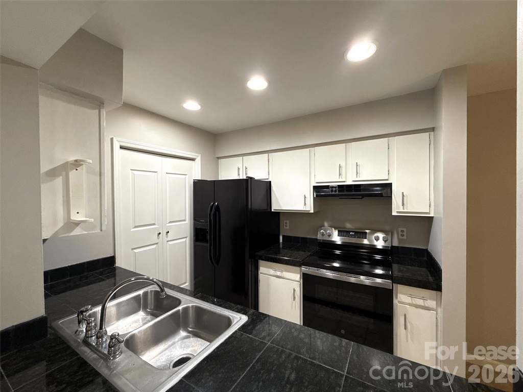11002 Harrowfield Road - Photo 7