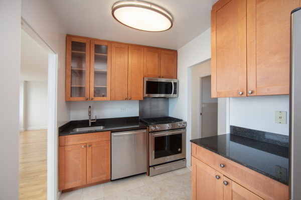 West End Avenue - Photo 3
