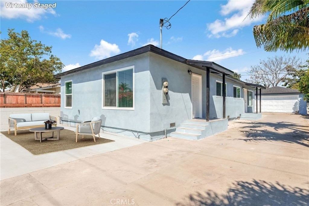 2417 W Stanford - Photo 1