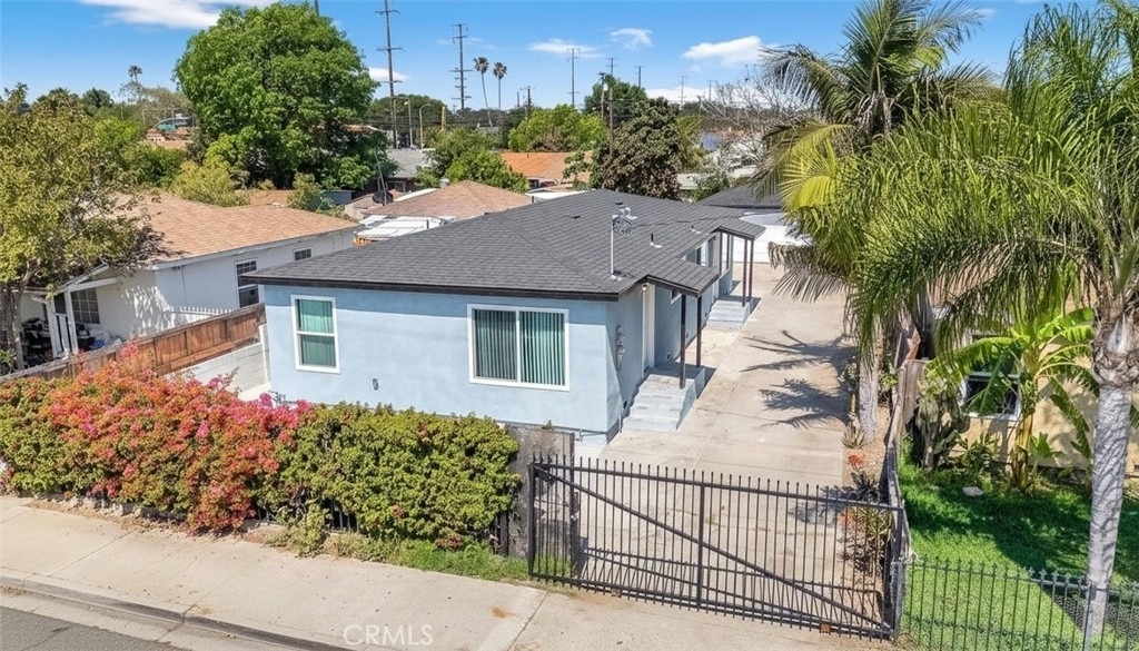 2417 W Stanford - Photo 0