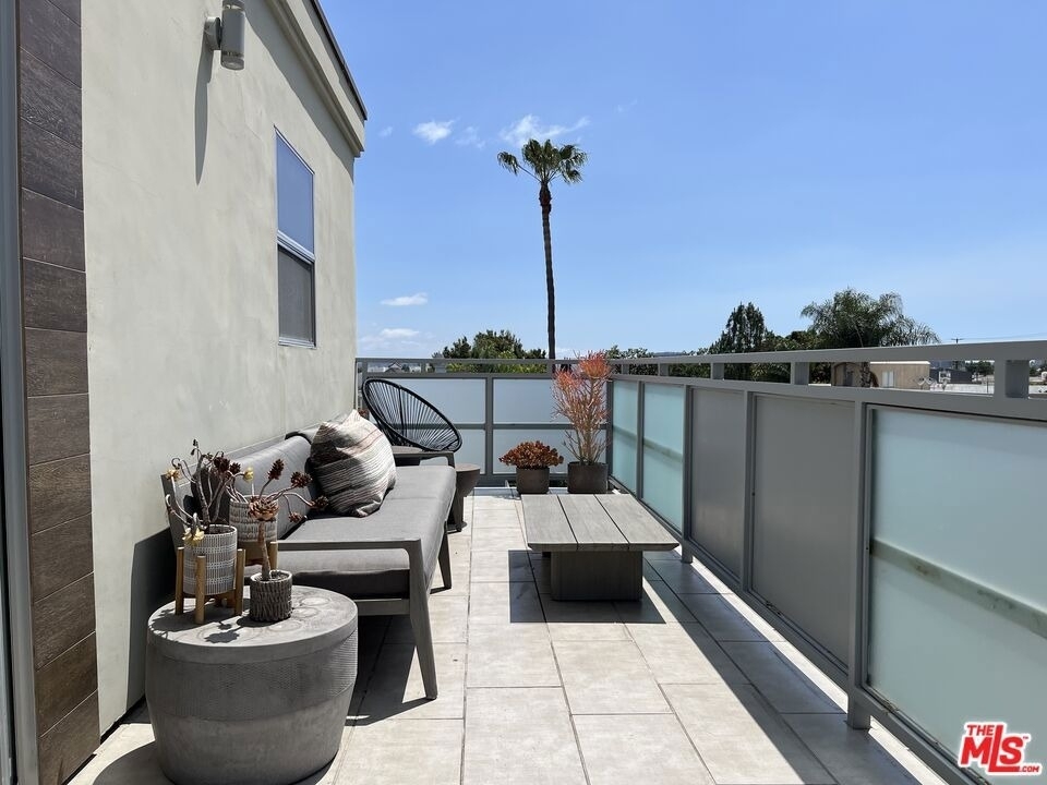 932 N Alfred Street - Photo 7