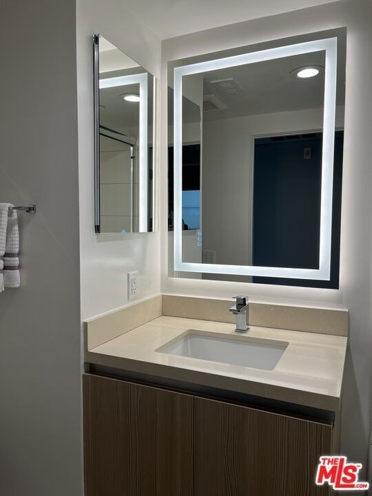 932 N Alfred Street - Photo 15