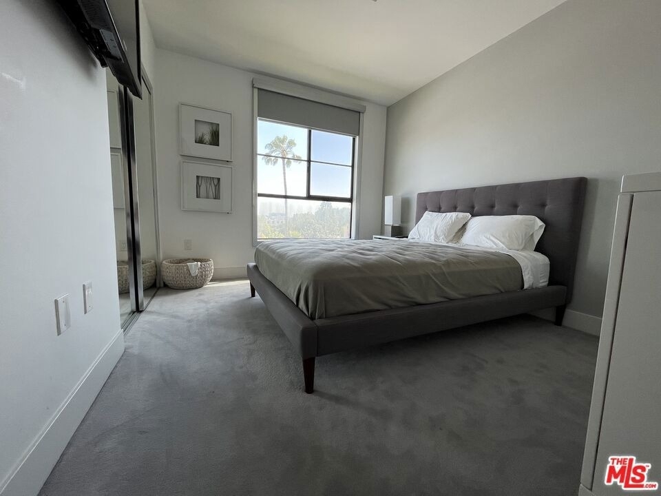 932 N Alfred Street - Photo 11